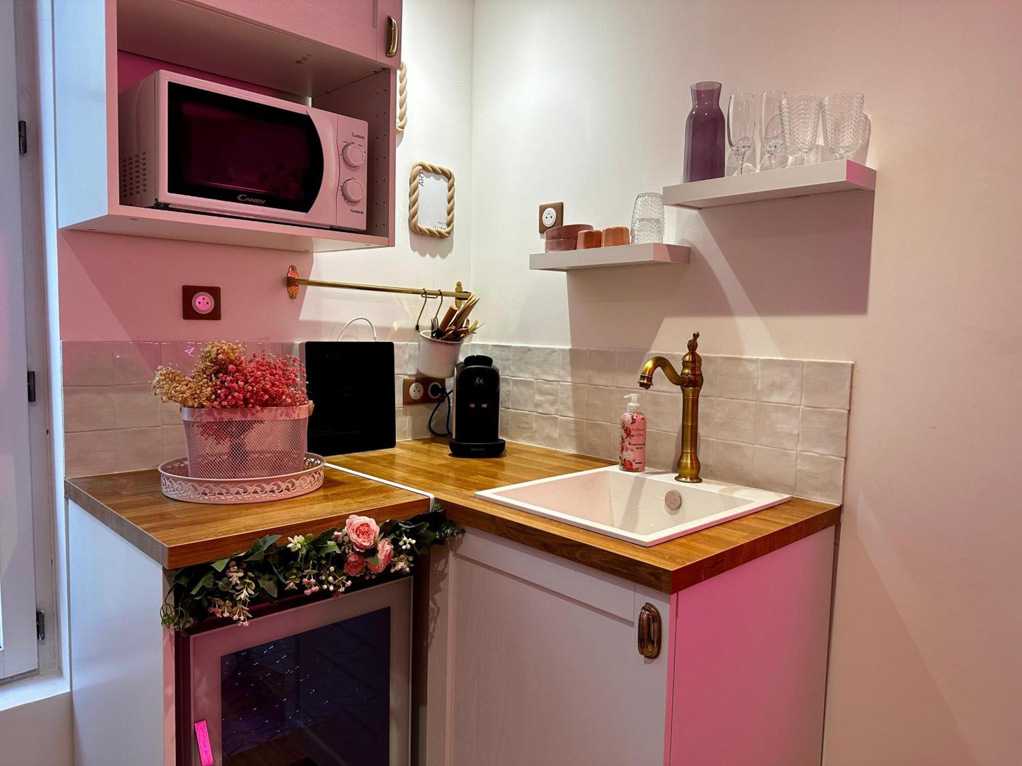 Romantic Room - Balneo - Ciel Etoile - Free Wifi - Netflix - Hyper Centre Pézenas المظهر الخارجي الصورة