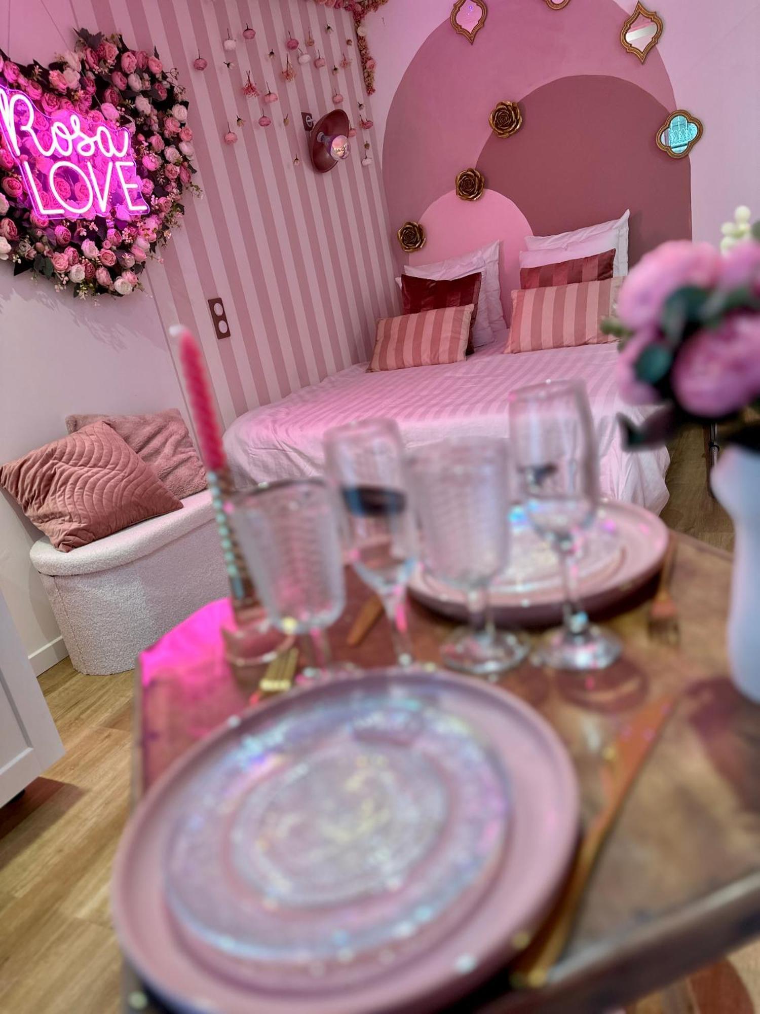 Romantic Room - Balneo - Ciel Etoile - Free Wifi - Netflix - Hyper Centre Pézenas المظهر الخارجي الصورة