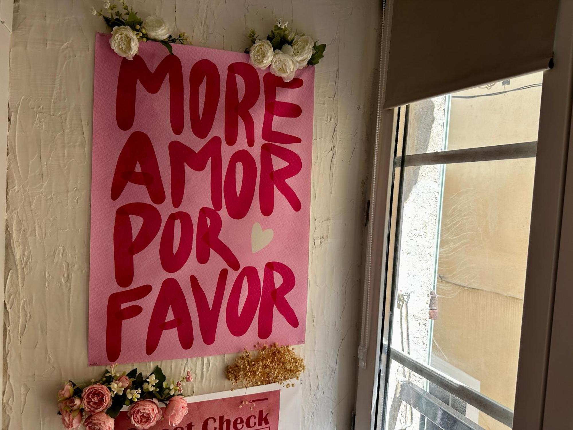 Romantic Room - Balneo - Ciel Etoile - Free Wifi - Netflix - Hyper Centre Pézenas المظهر الخارجي الصورة